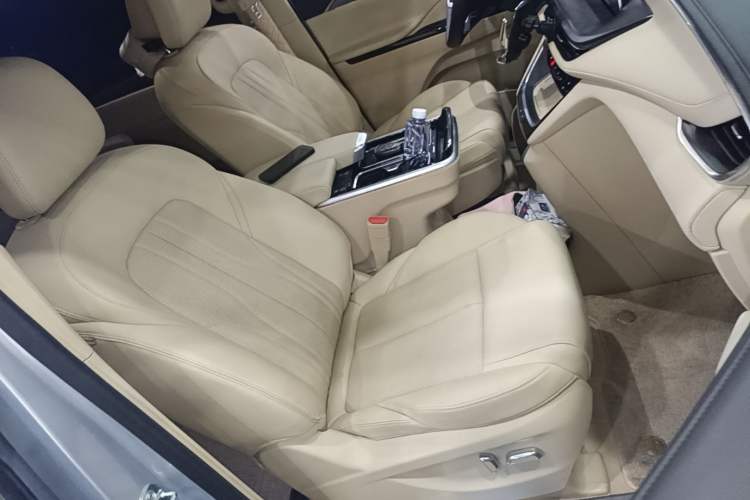 Used Buick GL8 New Energy 2025 Lu Shang Luxury Edition 7-Seater Right Front Seat