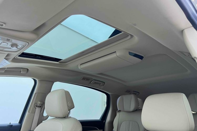 Used Buick GL8 New Energy 2025 Lu Shang Luxury Edition 7-Seater Roof