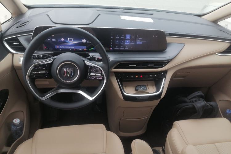 Used Buick GL8 New Energy 2025 Lu Shang Luxury Edition 7-Seater Center Console