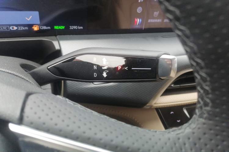 Used Buick GL8 New Energy 2025 Lu Shang Luxury Edition 7-Seater Gear Lever