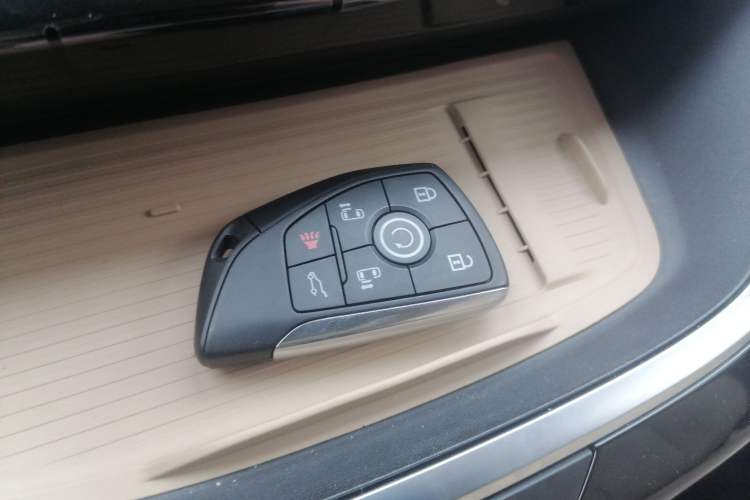 Used Buick GL8 New Energy 2025 Lu Shang Luxury Edition 7-Seater Interior 1
