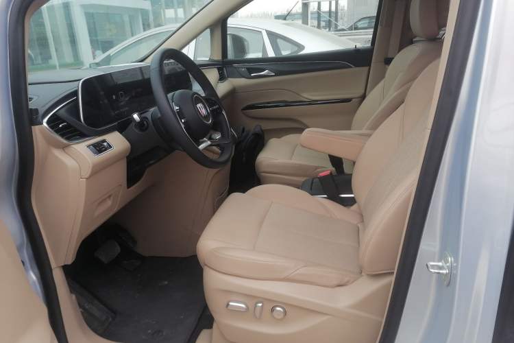 Used Buick GL8 New Energy 2025 Lu Shang Luxury Edition 7-Seater Left Front Seat