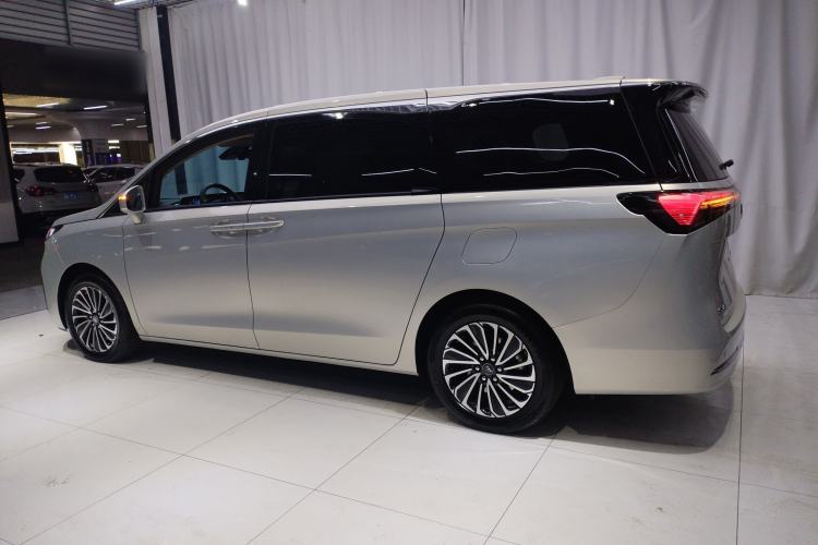 Used Buick GL8 New Energy 2025 Lu Shang Luxury Edition 7-Seater Left Side