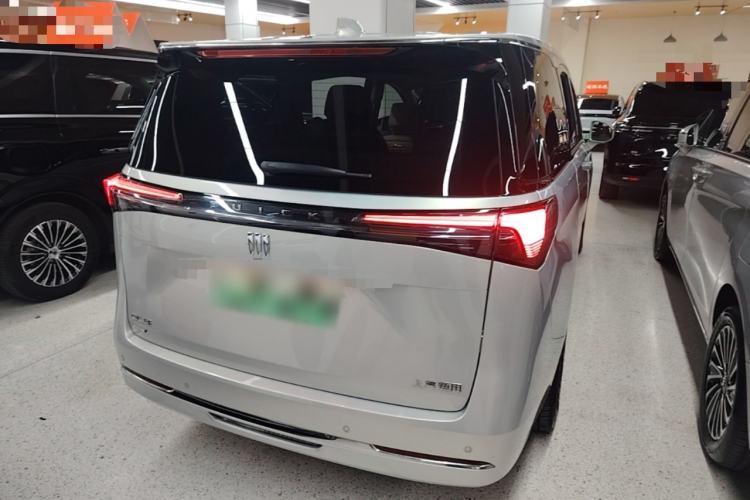 Used Buick GL8 New Energy 2025 Lu Shang Luxury Edition 7-Seater Rear Right 45 Deg