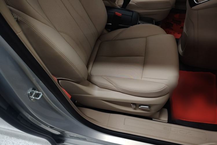 Used Buick GL8 New Energy 2025 Lu Shang Luxury Edition 7-Seater Right Front Seat