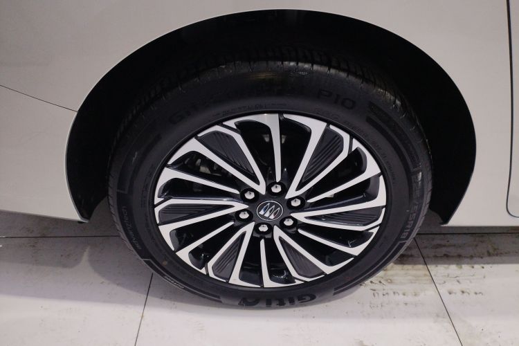 Used Buick GL8 New Energy 2025 Lu Shang Luxury Edition 7-Seater Right Rear Wheel Hub