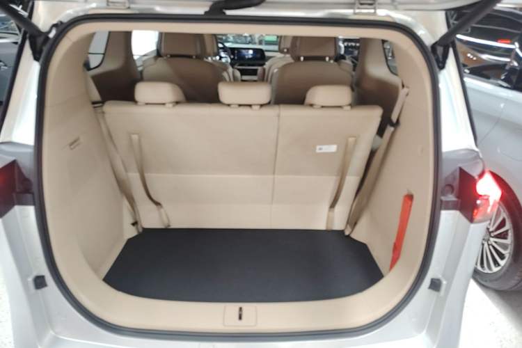 Used Buick GL8 New Energy 2025 Lu Shang Luxury Edition 7-Seater Trunk