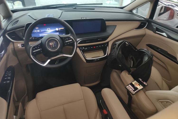 Used Buick GL8 New Energy 2025 Lu Shang Luxury Edition 7-Seater Center Console