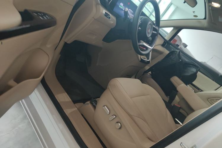 Used Buick GL8 New Energy 2025 Lu Shang Luxury Edition 7-Seater Driver Seat