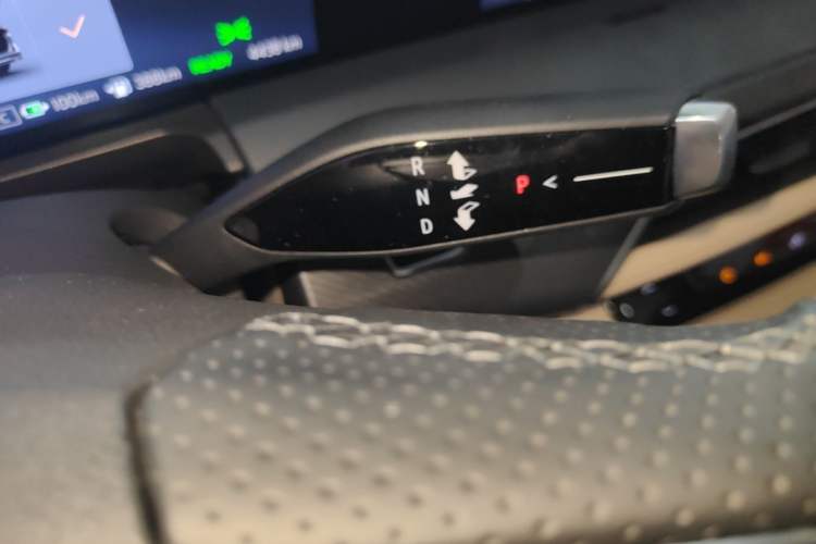 Used Buick GL8 New Energy 2025 Lu Shang Luxury Edition 7-Seater Gear Lever