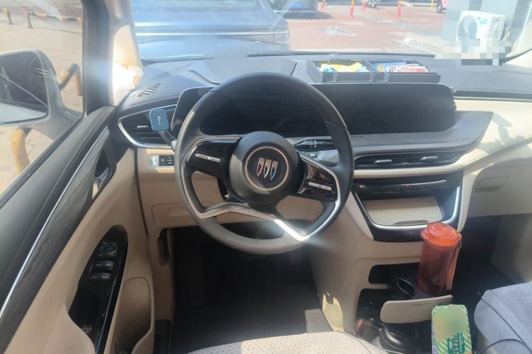 Used Buick GL8 New Energy 2025 Lushang First-Drive Edition 7-Seater Steering Wheel