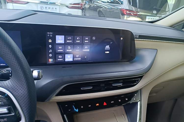 Used Buick GL8 New Energy 2025 Lu Shang Luxury Edition 7-Seater Audio And AC Panel
