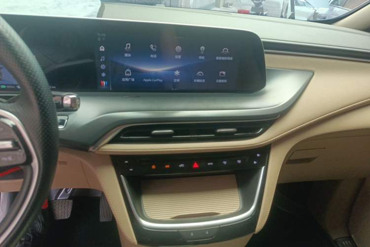 Used Buick GL8 New Energy 2025 Lu Shang Smart Enjoyment Edition 7-Seater Audio And AC Panel