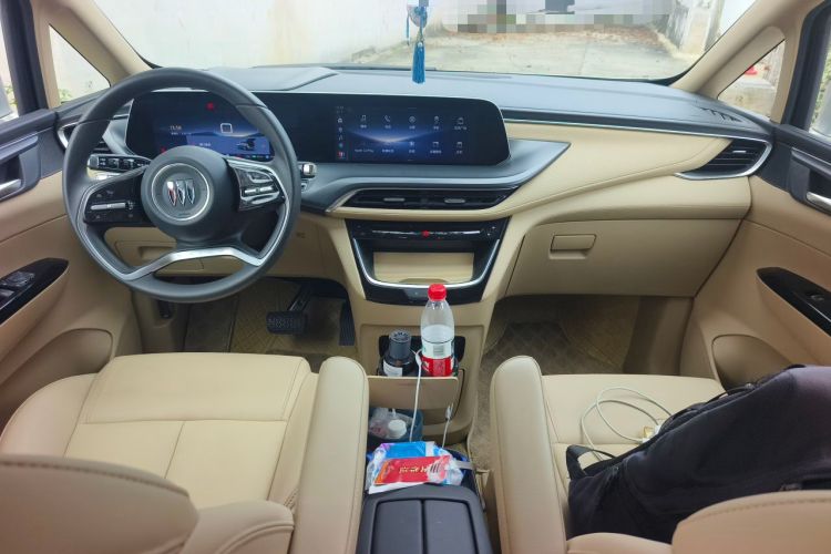 Used Buick GL8 New Energy 2025 Lushang First-Drive Edition 7-Seater Center Console