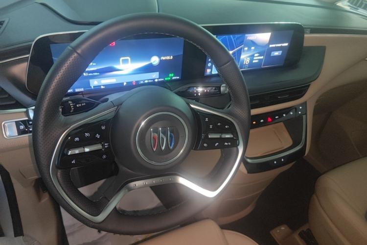 Used Buick GL8 New Energy 2025 Lu Shang Luxury Edition 7-Seater Center Console