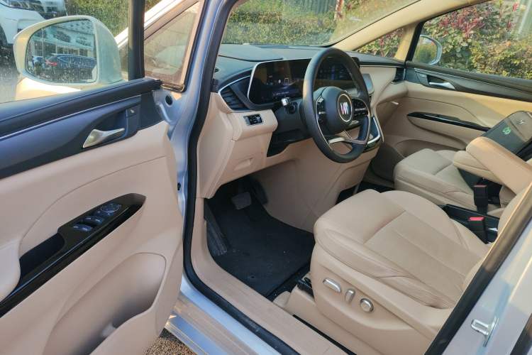 Used Buick GL8 New Energy 2025 Lu Shang Luxury Edition 7-Seater Driver Seat