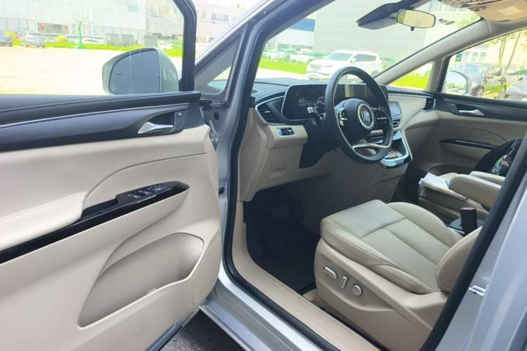 Used Buick GL8 New Energy 2025 Lu Shang Luxury Edition 7-Seater Driver Seat