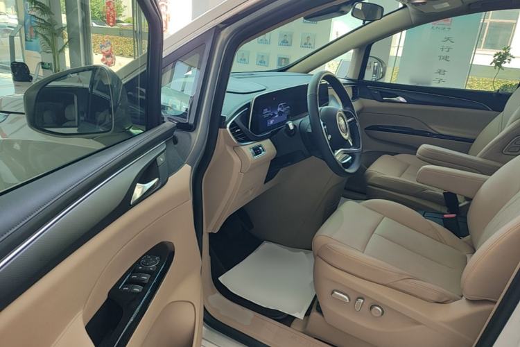Used Buick GL8 New Energy 2025 Lu Shang Luxury Edition 7-Seater Driver Seat