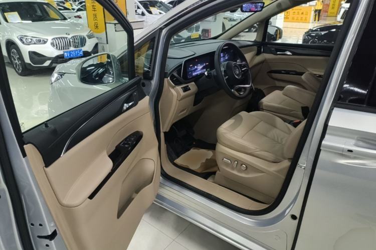 Used Buick GL8 New Energy 2025 Lu Shang Luxury Edition 7-Seater Driver Seat