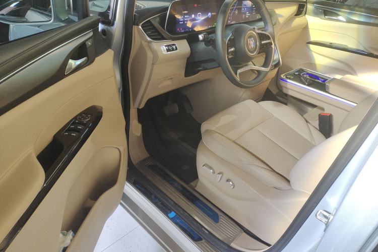 Used Buick GL8 New Energy 2025 Lu Shang Luxury Edition 7-Seater Driver Seat
