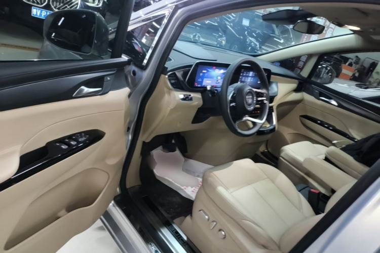 Used Buick GL8 New Energy 2025 Lu Shang Luxury Edition 7-Seater Driver Seat