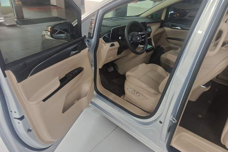 Used Buick GL8 New Energy 2025 Lu Shang Luxury Edition 7-Seater Driver Seat