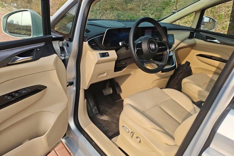 Used Buick GL8 New Energy 2025 Lu Shang Luxury Edition 7-Seater Driver Seat
