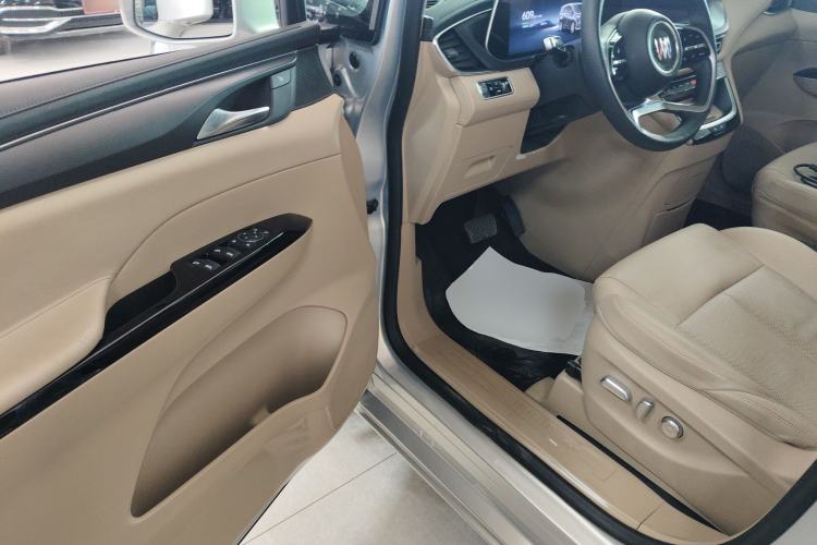 Used Buick GL8 New Energy 2025 Lu Shang Luxury Edition 7-Seater Driver Seat