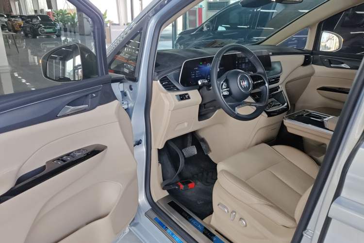 Used Buick GL8 New Energy 2025 Lu Shang Luxury Edition 7-Seater Driver Seat