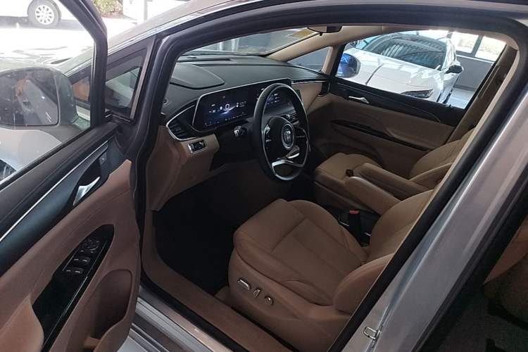 Used Buick GL8 New Energy 2025 Lu Shang Luxury Edition 7-Seater Driver Seat