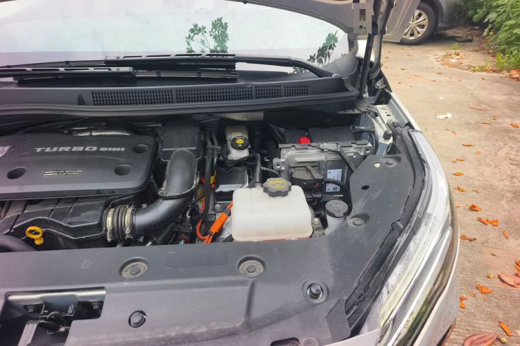 Used Buick GL8 New Energy 2025 Lushang First-Drive Edition 7-Seater Engine Bay Left
