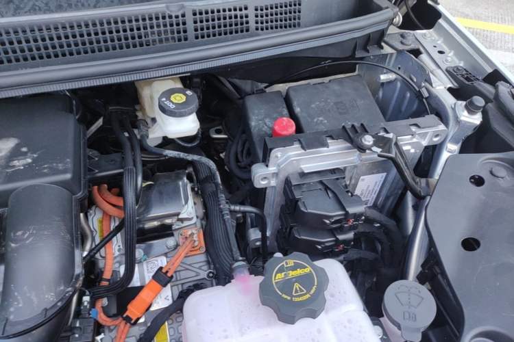 Used Buick GL8 New Energy 2025 Lu Shang Luxury Edition 7-Seater Engine Bay Left