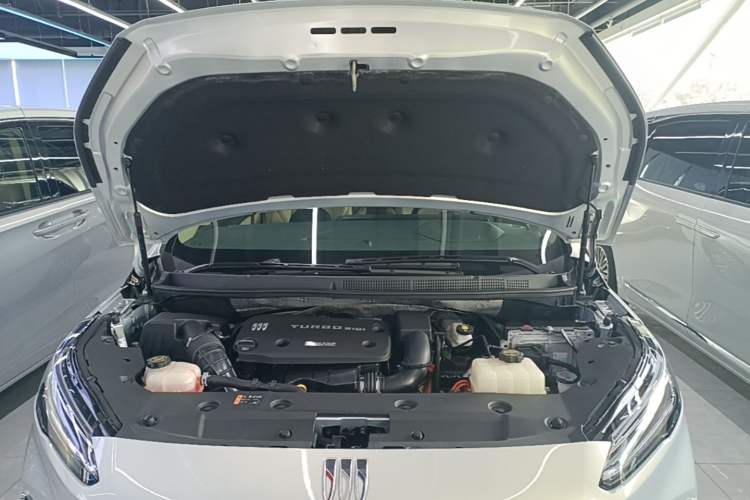 Used Buick GL8 New Energy 2025 Lu Shang Luxury Edition 7-Seater Engine Bay