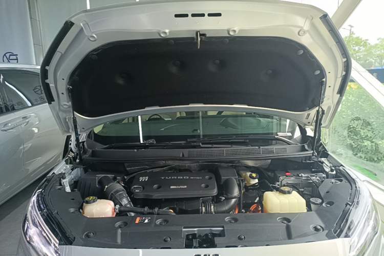 Used Buick GL8 New Energy 2025 Lu Shang Luxury Edition 7-Seater Engine Bay