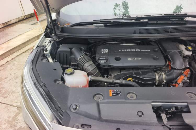 Used Buick GL8 New Energy 2025 Lushang First-Drive Edition 7-Seater Engine Bay Right