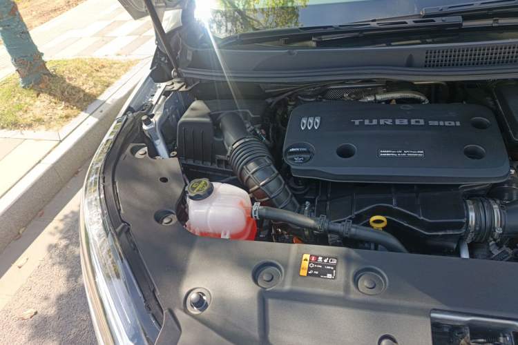 Used Buick GL8 New Energy 2025 Lushang First-Drive Edition 7-Seater Engine Bay Right