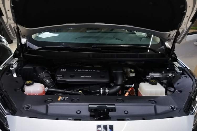 Used Buick GL8 New Energy 2025 Lu Shang Luxury Edition 7-Seater Engine Bay