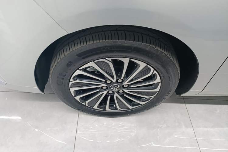 Used Buick GL8 New Energy 2025 Lu Shang Luxury Edition 7-Seater Exterior 4