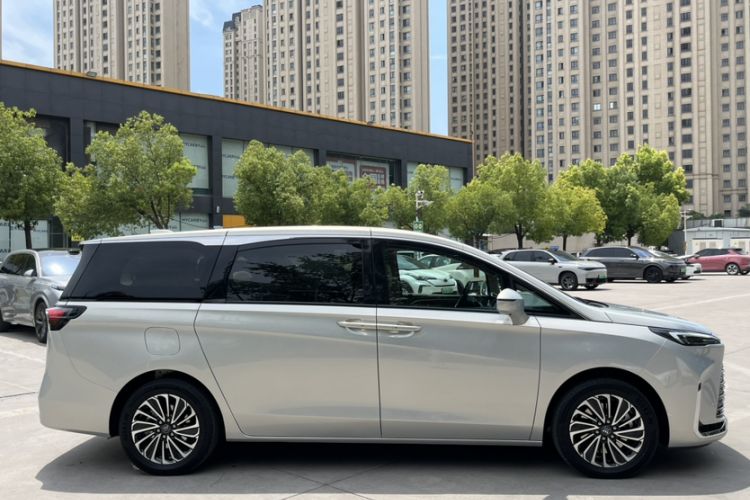Used Buick GL8 New Energy 2025 Lu Shang Luxury Edition 7-Seater Exterior 7