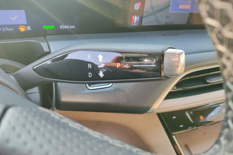 Used Buick GL8 New Energy 2025 Lu Shang Luxury Edition 7-Seater Gear Lever