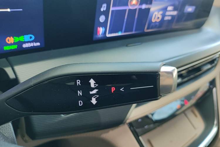 Used Buick GL8 New Energy 2025 Lu Shang Luxury Edition 7-Seater Gear Lever