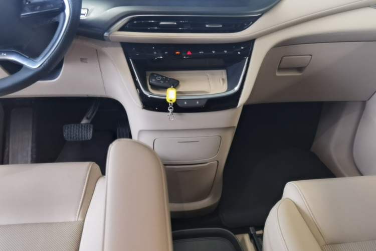 Used Buick GL8 New Energy 2025 Lu Shang Luxury Edition 7-Seater Gear Lever