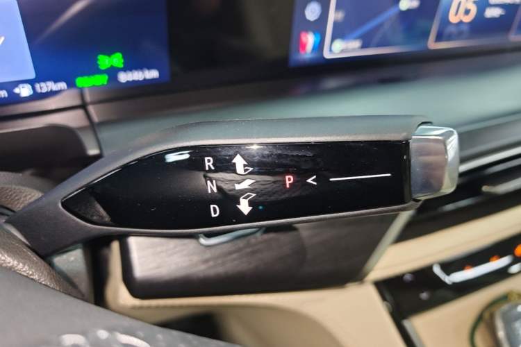 Used Buick GL8 New Energy 2025 Lu Shang Smart Enjoyment Edition 7-Seater Gear Lever