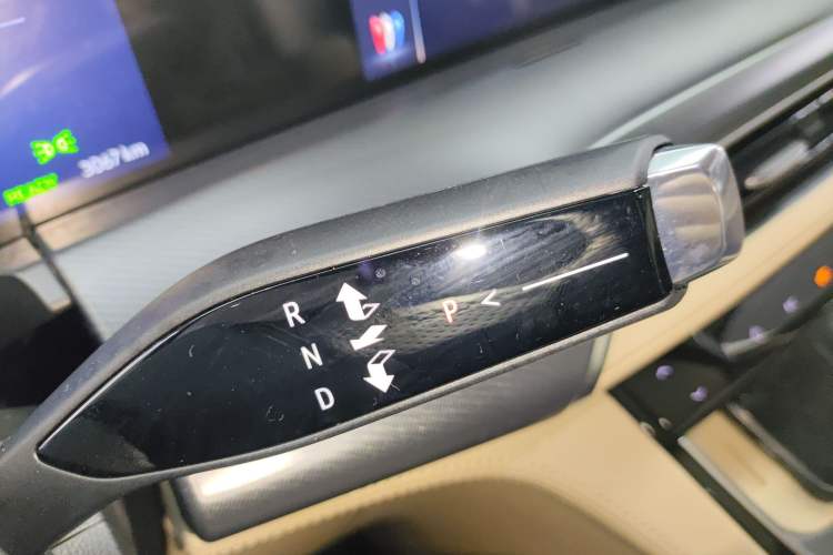 Used Buick GL8 New Energy 2025 Lu Shang Luxury Edition 7-Seater Gear Lever