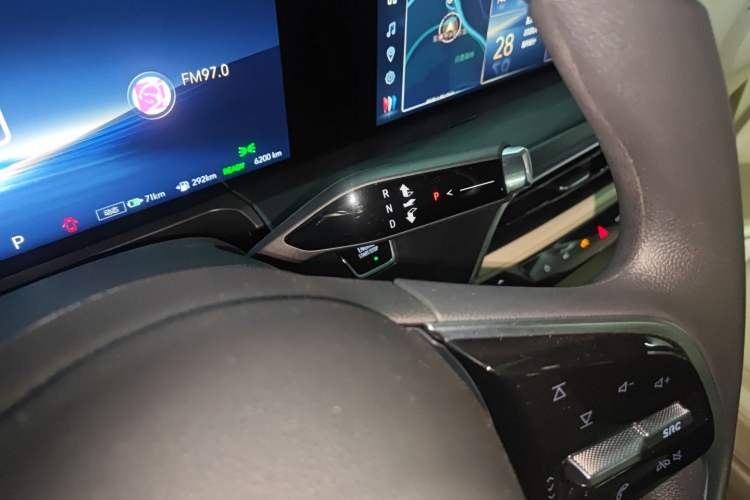 Used Buick GL8 New Energy 2025 Lushang First-Drive Edition 7-Seater Gear Lever
