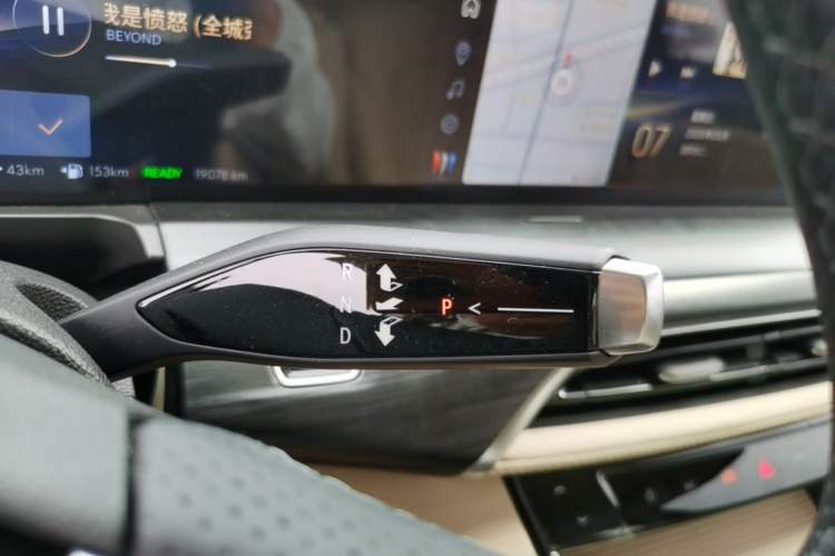 Used Buick GL8 New Energy 2025 Lu Shang Smart Enjoyment Edition 7-Seater Gear Lever
