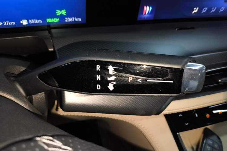 Used Buick GL8 New Energy 2025 Lu Shang Luxury Edition 7-Seater Gear Lever