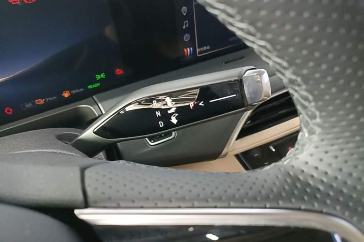 Used Buick GL8 New Energy 2025 Lu Shang Luxury Edition 7-Seater Gear Lever