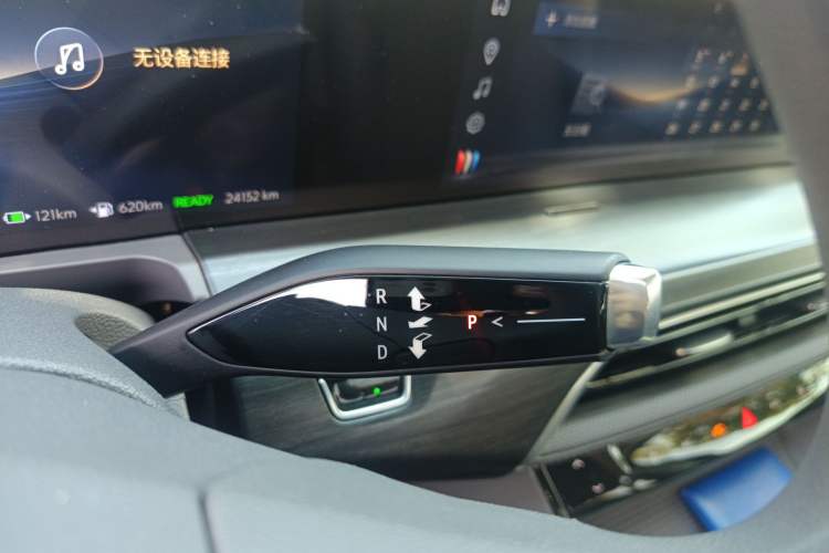 Used Buick GL8 New Energy 2025 Lushang First-Drive Edition 7-Seater Gear Lever