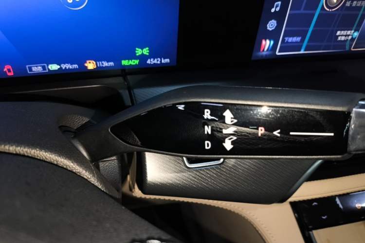 Used Buick GL8 New Energy 2025 Lu Shang Luxury Edition 7-Seater Gear Lever